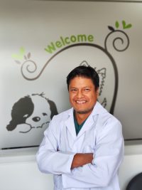 Dr. Isaac Farinango
